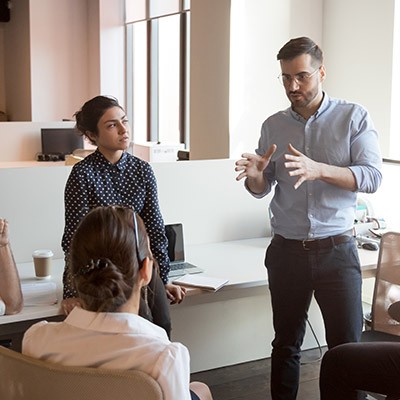 46 années d'expérience professionnelle de manager