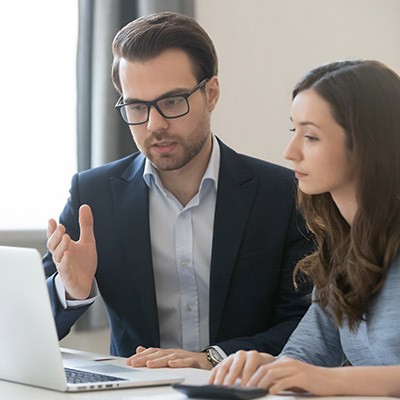 Une approche spécifique en 2 étapes et 4 axes